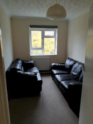3 Bedroom Flat To Rent In Redwood Court, Colchester, Essex, CO4