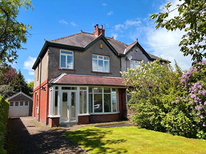 3 Bedroom Semi-Detached House For Sale In Speeton Avenue, Horton Bank Top, Bradford, BD7