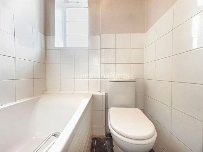 1 Bedroom Flat For Sale In Angel House, Pentonville Road, N1