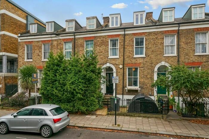4 Bedroom Town House To Rent In Sidney Road, Stockwell, London, SW9