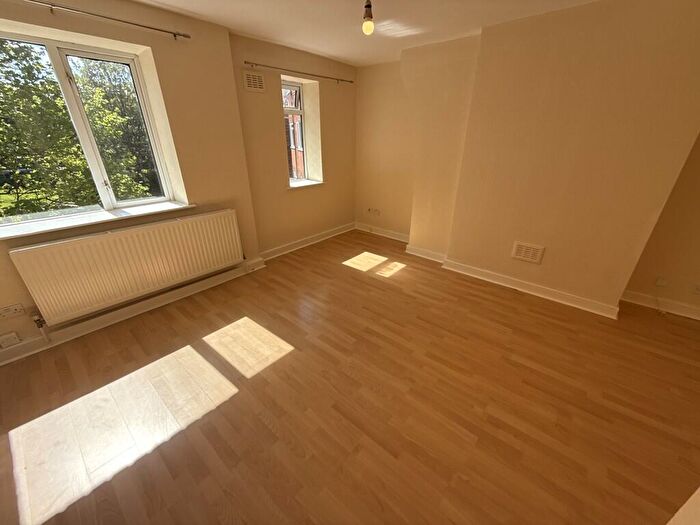 2 Bedroom Apartment To Rent In Eccles New Road, Salford, M5