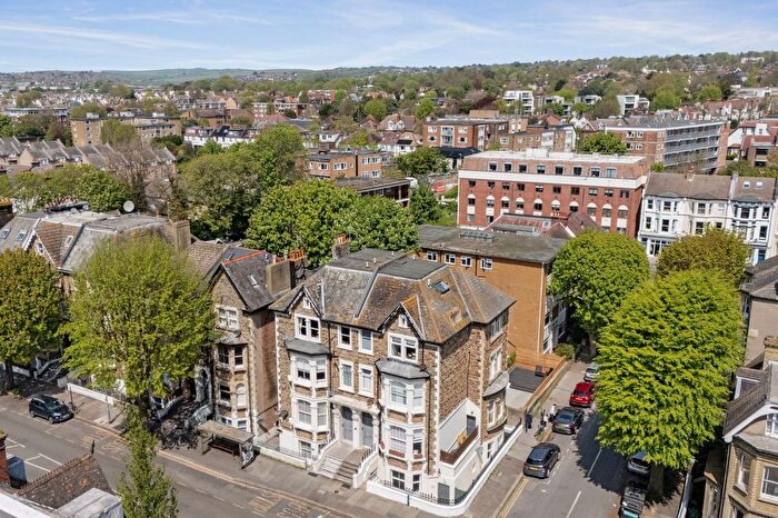 2 Bedroom Flat For Sale In Cromwell Road, Hove, BN3