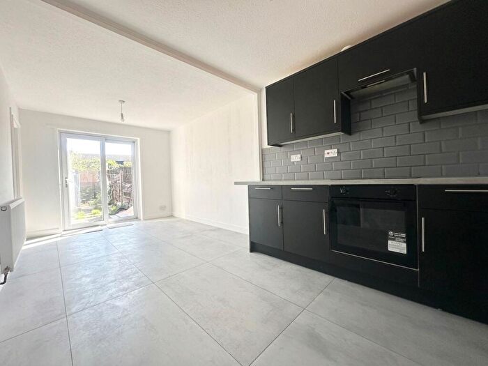 4 Bedroom Terraced House For Sale In Collett Road, Leicester, LE4