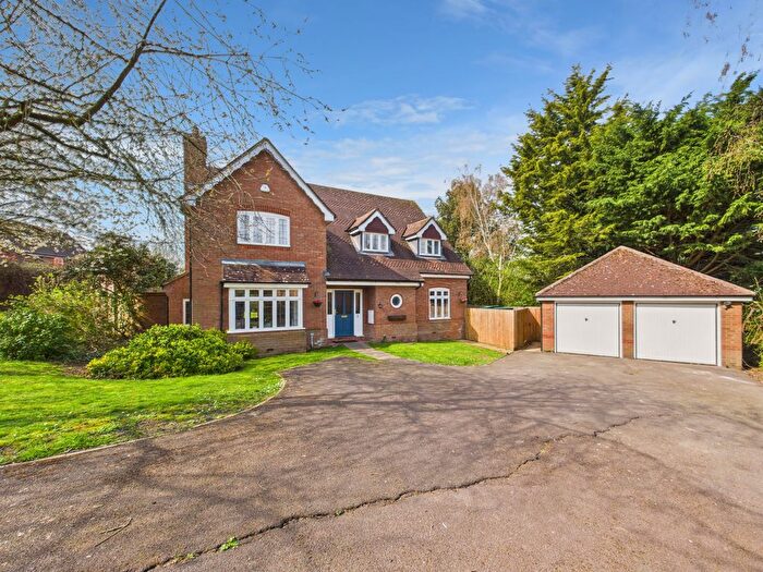 4 Bedroom Detached House For Sale In Swan Gardens, Tetsworth, Thame, Oxfordshire, OX9