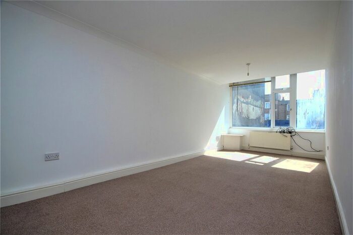 2 Bedroom Flat To Rent In Cricketers Parade, Broadwater Street West, Worthing, West Sussex, BN14