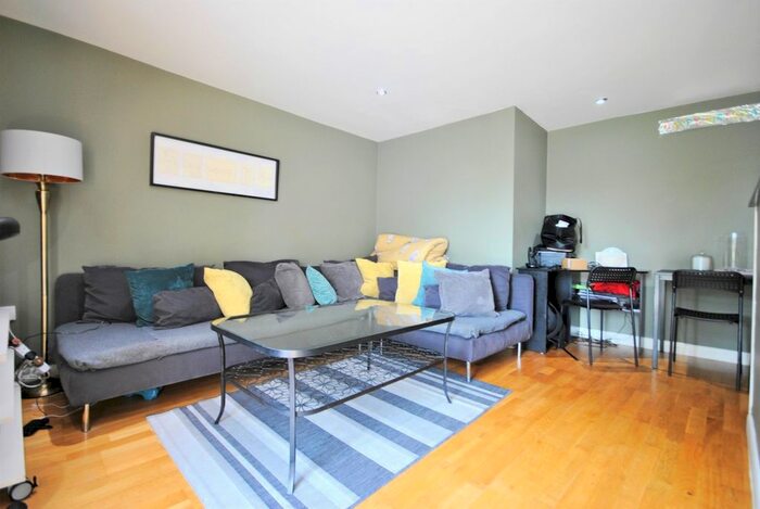 2 Bedroom Flat To Rent In Baring Road, London, SE12