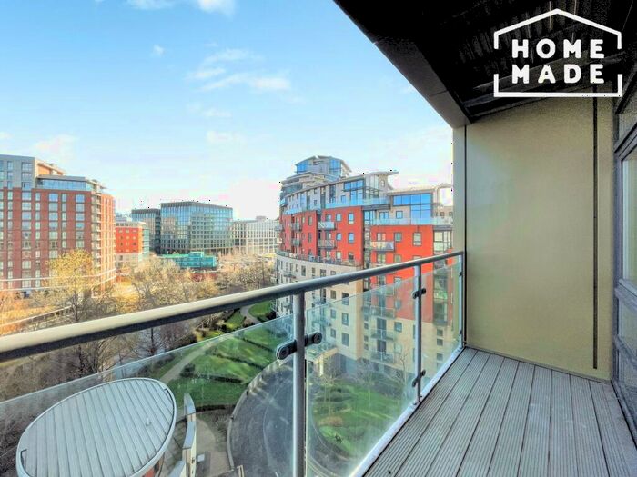 3 Bedroom Flat To Rent In Waterside Apartments, Leeds, LS12