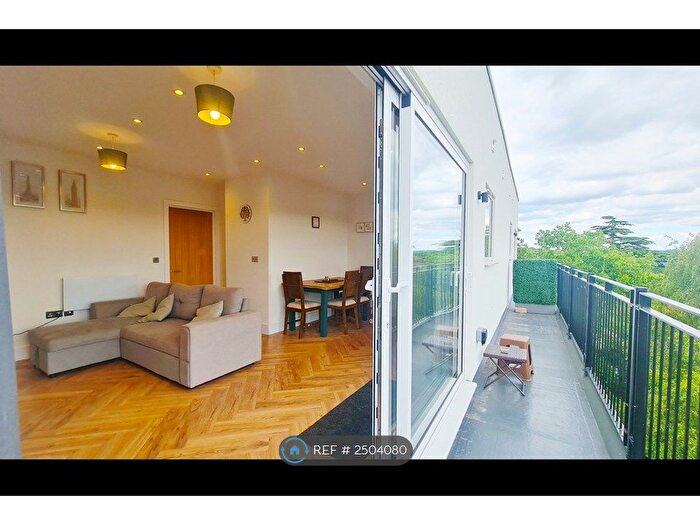 2 Bedroom Flat To Rent In Solomons Hill, Rickmansworth, WD3