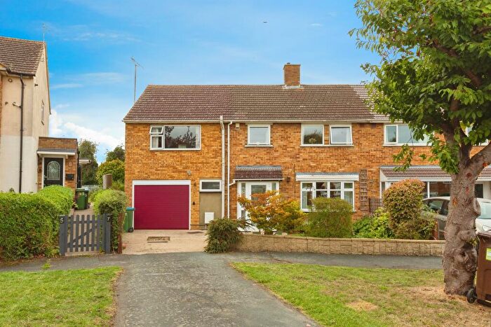 4 Bedroom Semi-Detached House For Sale In Marlborough Road, Aylesbury, HP21