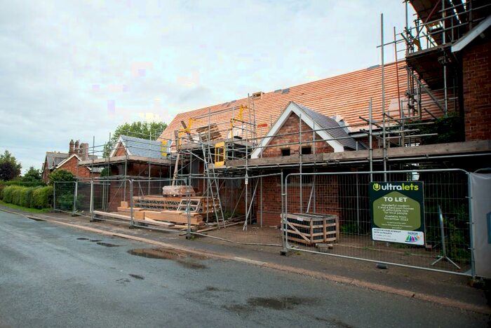 2 Bedroom Terraced House To Rent In Main Road, HU11