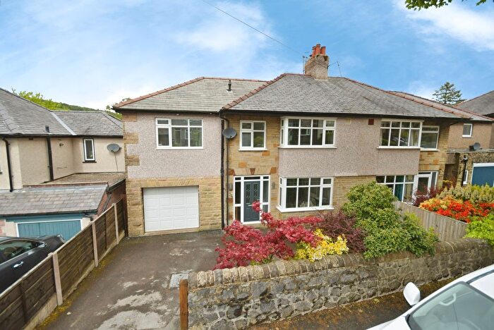 4 Bedroom Semi-Detached House For Sale In Macclesfield Old Road, Buxton, Derbyshire, SK17