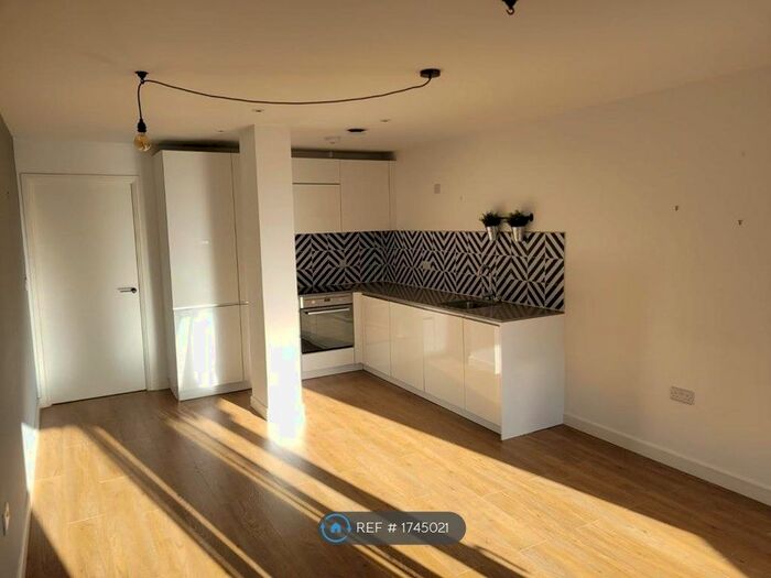 1 Bedroom Flat To Rent In Paxton House, London, SE25