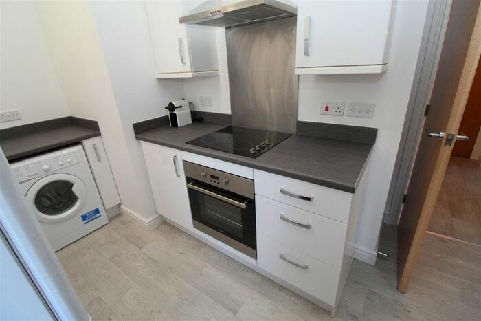 1 Bedroom Flat To Rent In Gold Tops, Newport, NP20