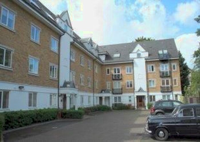 1 Bedroom Flat To Rent In Riverside Court, Blackheath, SE3