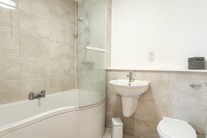 1 Bedroom Flat To Rent In Benson Road, Oxford, Oxfordshire, OX3