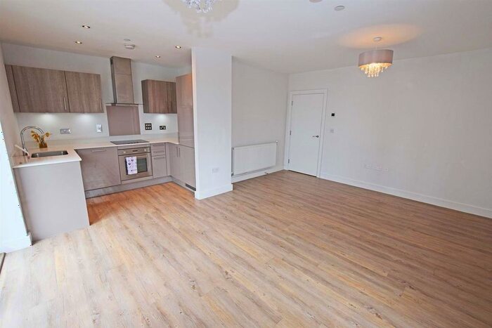 2 Bedroom Flat For Sale In Pegasus Way, Gillingham, ME7