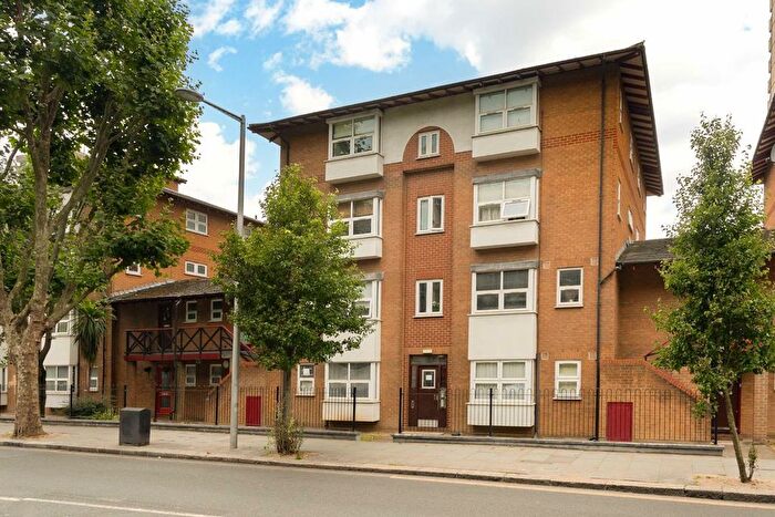 Studio To Rent In Bramley Road, London, W10