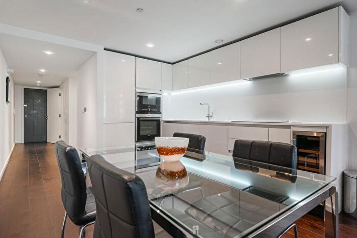 2 Bedroom Apartment To Rent In Eagle Point, City Road, London, EC1V