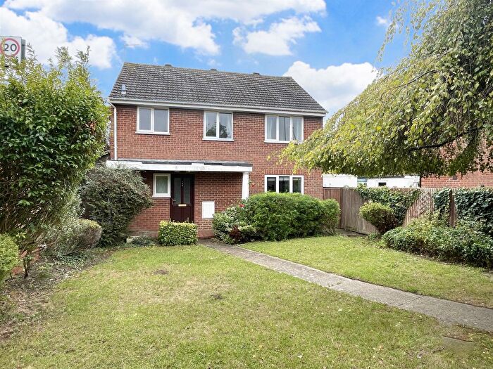 4 Bedroom Detached House For Sale In Icknield Way, Tring, HP23