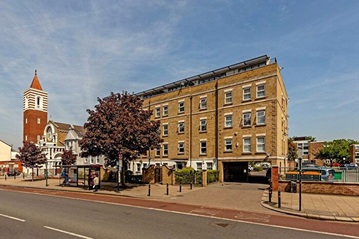 2 Bedroom Flat To Rent In The White House, Tooting, London, SW17