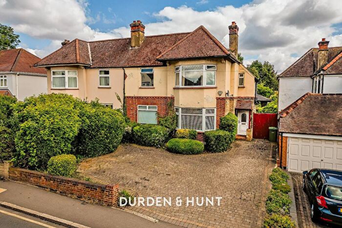 3 Bedroom Semi-Detached House For Sale In Slewins Lane, Hornchurch, RM11