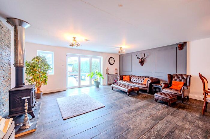 5 Bedroom Detached House For Sale In South Coast Road, Peacehaven, BN10
