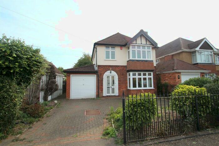 3 Bedroom Detached House To Rent In Great Road, Adeyfield, Hemel Hempstead, HP2