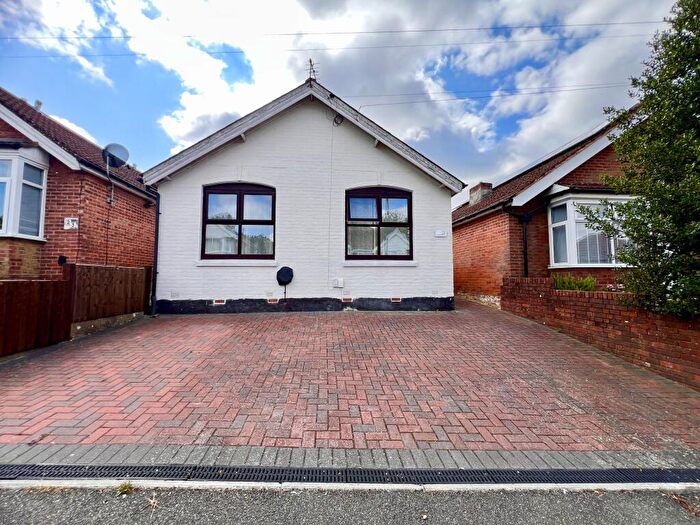 2 Bedroom Bungalow To Rent In Norham Avenue, SO16