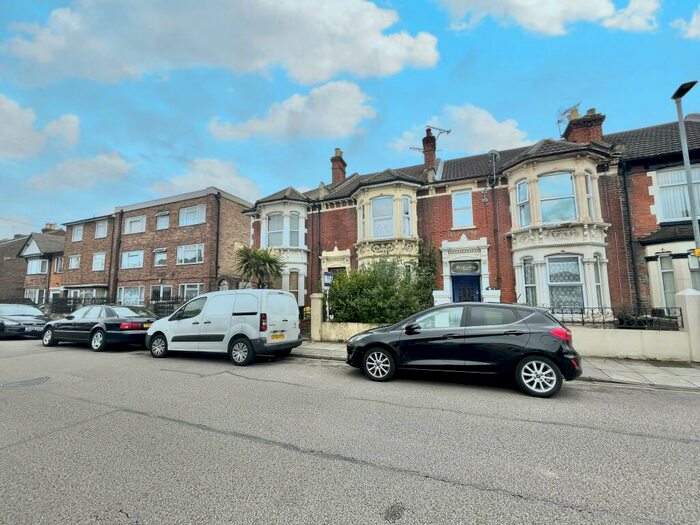 1 Bedroom Apartment To Rent In Powerscourt Road, Portsmouth, PO2