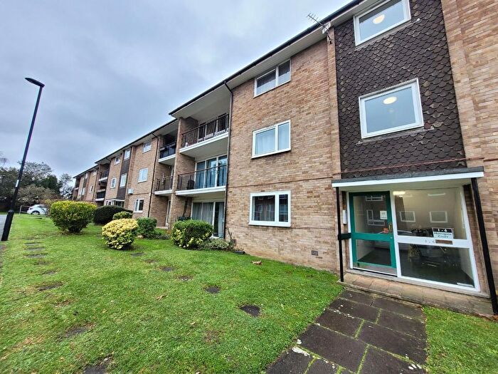 2 Bedroom Flat To Rent In Droitwich Close, London, SE26