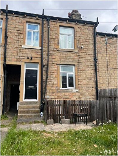 3 Bedroom Terraced House To Rent In Scholes Road, Huddersfield, HD2