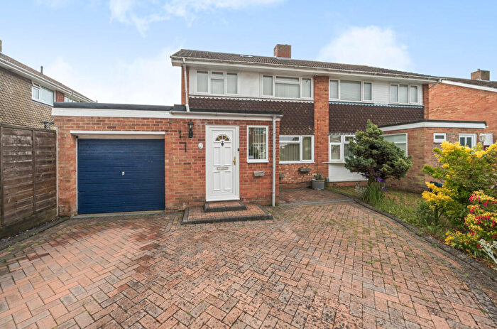 4 Bedroom Semi-Detached House For Sale In Neptune Road, Fareham, Hampshire, PO15