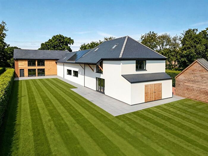 5 Bedroom Detached House For Sale In Cullompton, EX15