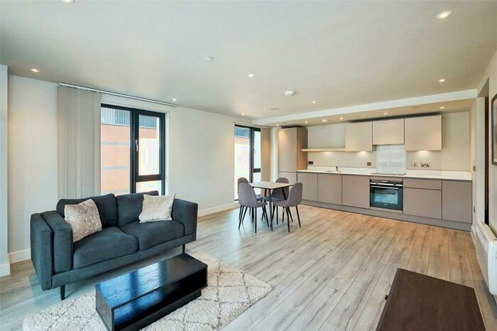 2 Bedroom Apartment To Rent In St Martins Place, Broad Street, Birmingham, West Midlands, B15