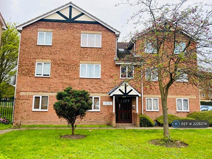 2 Bedroom Flat To Rent In Heathfield Drive, Mitcham, London, CR4