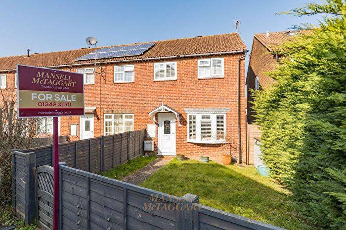 3 Bedroom End Terrace House For Sale In Bramble Twitten, East Grinstead, RH19