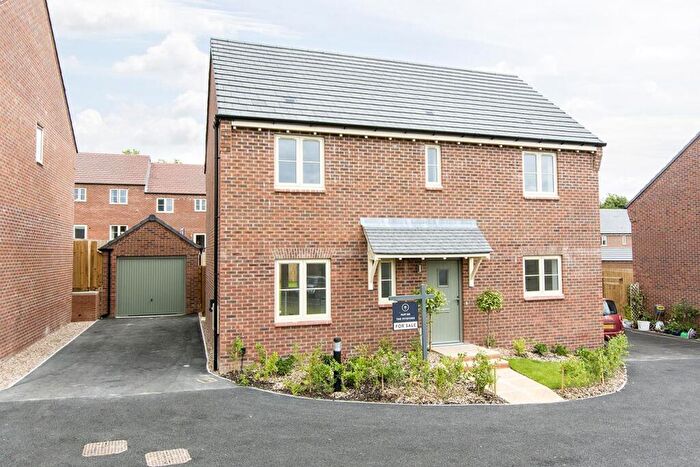 4 Bedroom Detached House For Sale In Burdock Drive, Lutterworth, LE17