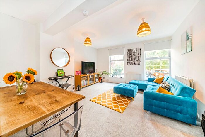 4 Bedroom Flat For Sale In New Kings Road, Fulham, SW6