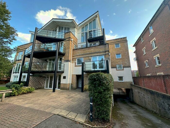 2 Bedroom Apartment To Rent In Compass Court, Southampton, SO17