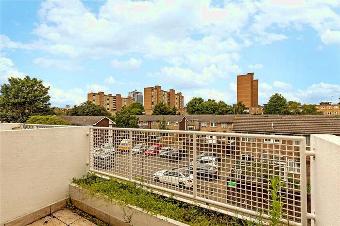 4 Bedroom Flat To Rent In Rowditch Lane, London, SW11