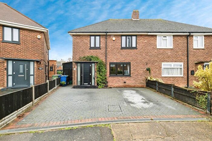 3 Bedroom Semi-Detached House For Sale In Orchard Close, South Ockendon, Essex, RM15