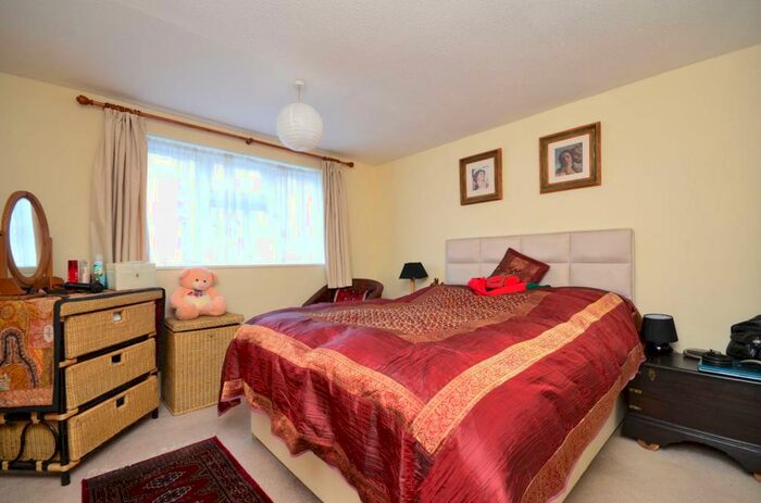 2 Bedroom Flat To Rent In Onslow Street, Guildford, GU1