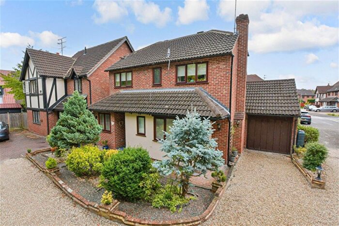 4 Bedroom Detached House For Sale In Pittfields, Langdon Hills, Basildon, Essex, SS16