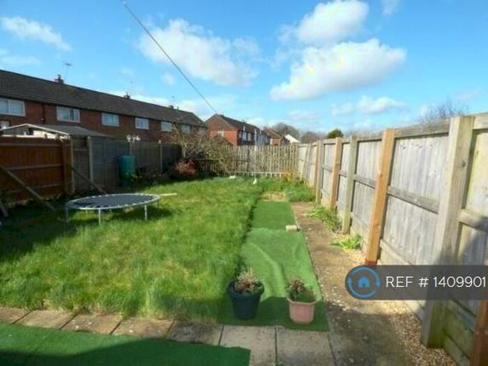 3 Bedroom Terraced House To Rent In Verwood Close, Swindon, SN3