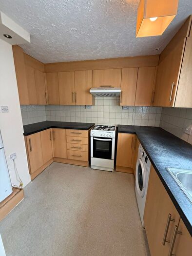 1 Bedroom Flat To Rent In Squirrel Close, Hounslow, TW4