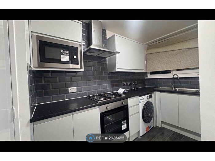 2 Bedroom Maisonette To Rent In Kingsman St, London, SE18