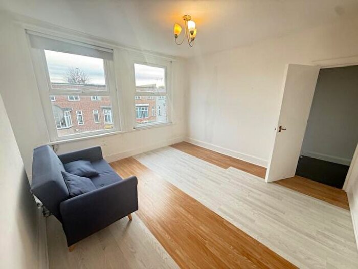 Studio To Rent In Hampden Road, London, N8
