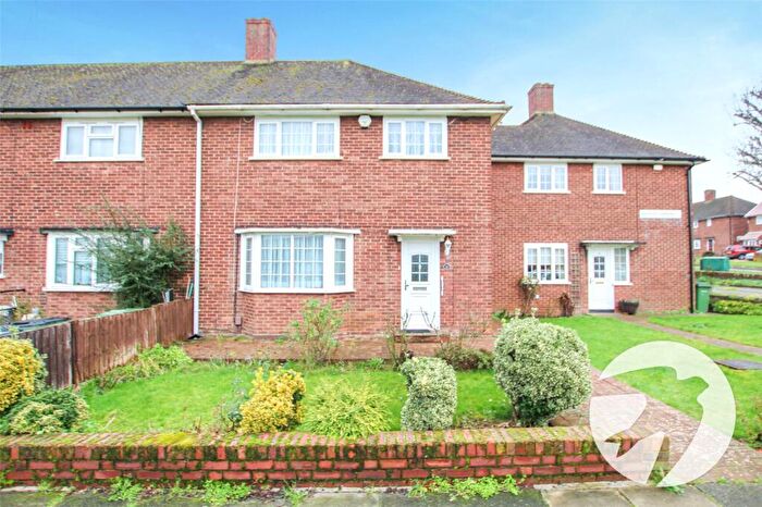 3 Bedroom Terraced House For Sale In Buckler Gardens, London, SE9