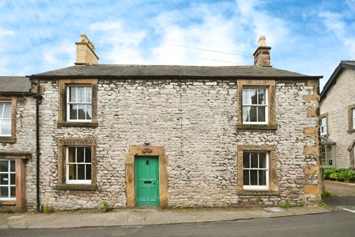 3 Bedroom Character Property For Sale In Main Street, Youlgrave, Bakewell, DE45