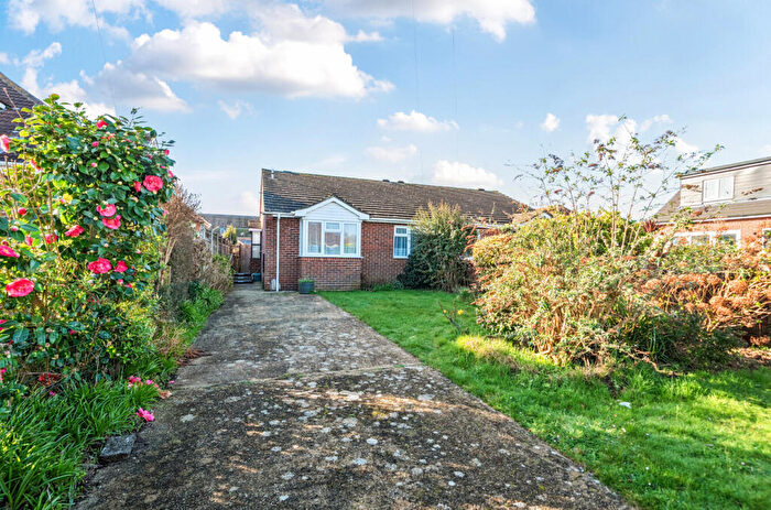 2 Bedroom Bungalow For Sale In Wheatlands Avenue, Hayling Island, Hampshire, PO11